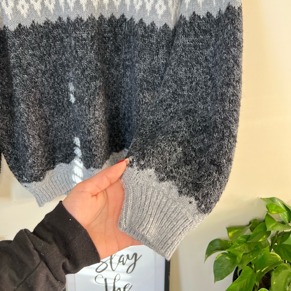 Hand Knit Alpaca Pullover Crewneck - Picture 8 of 12